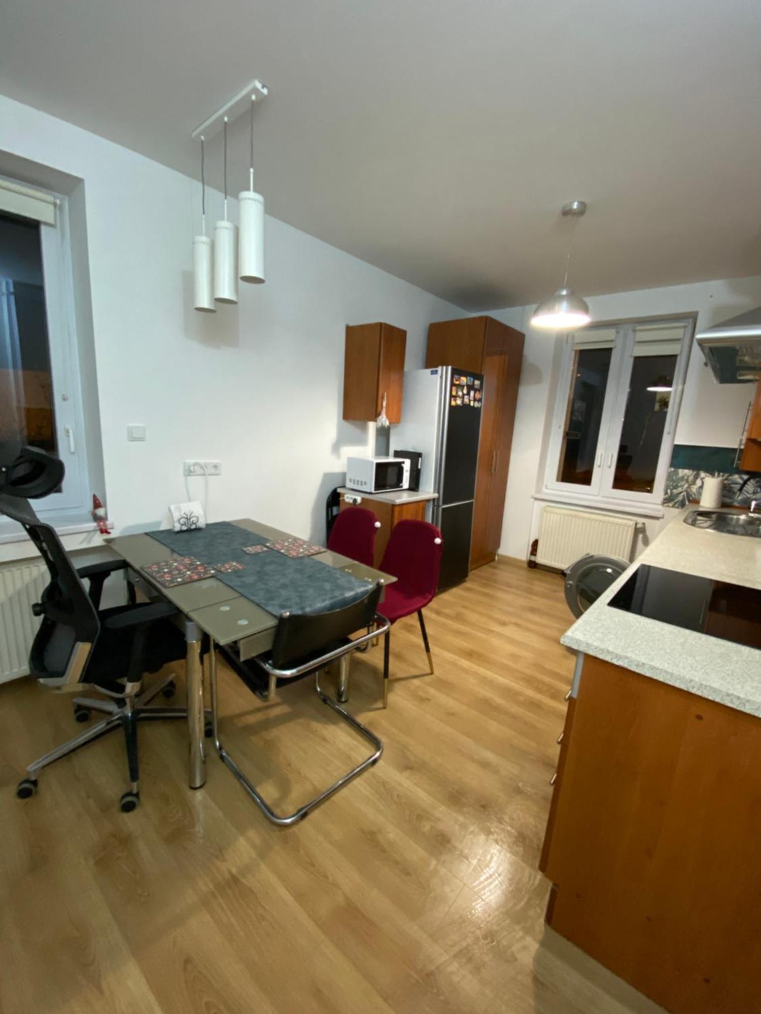 Apartament Czytelnia - Parking Gratis พอซนาน ภายนอก รูปภาพ