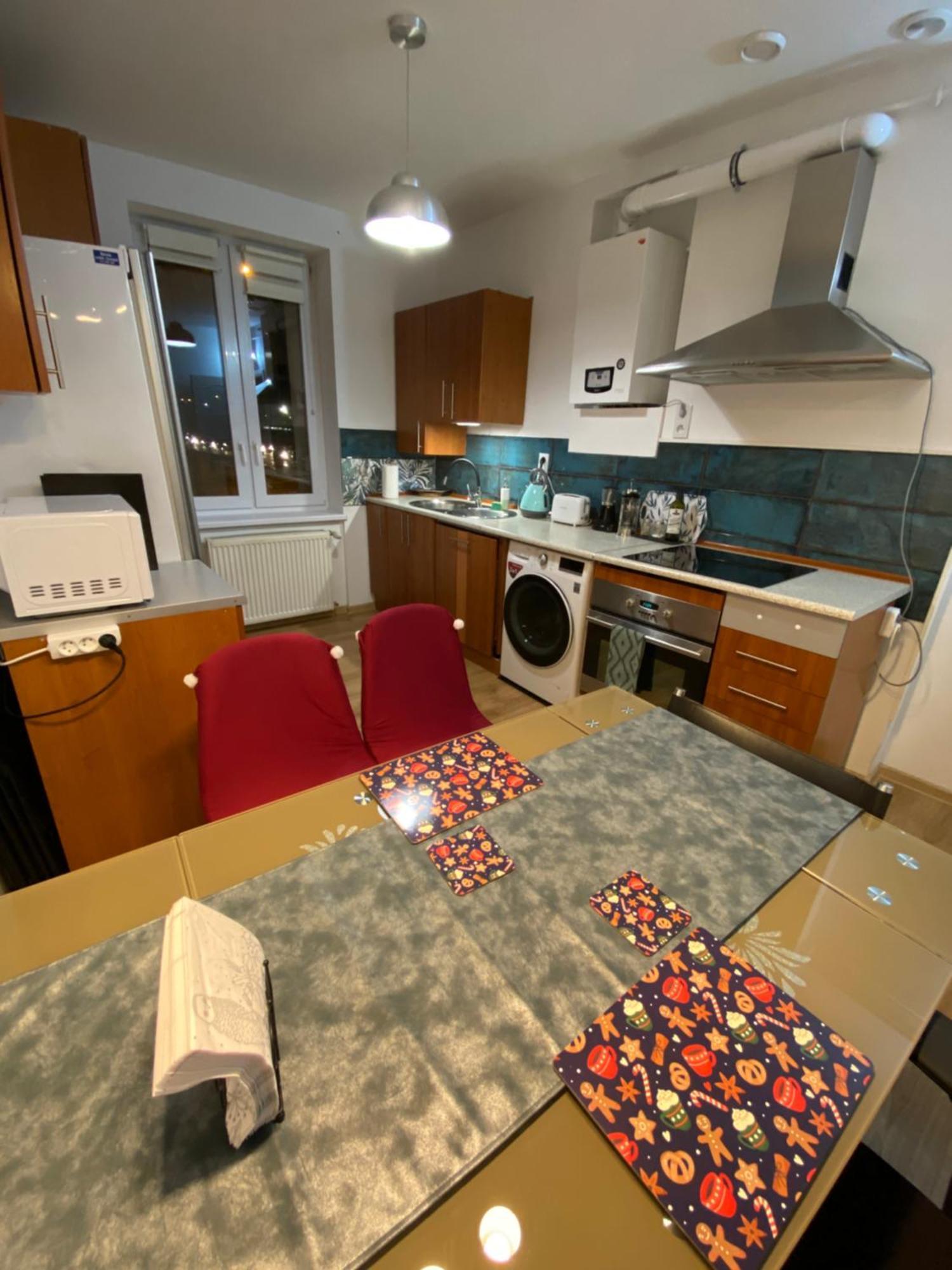 Apartament Czytelnia - Parking Gratis พอซนาน ภายนอก รูปภาพ